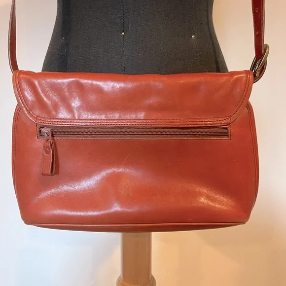 Vintage Etienne Aigner purse - Picture 5 of 7